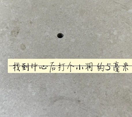 甘南瓷砖空鼓维修公司专业解答在瓷砖铺贴过程中，如果砂料搅拌不均匀，将会带来以下问题