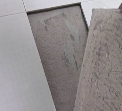 甘南瓷砖空鼓维修公司分享瓷砖铺贴时如果打浆（即涂抹在瓷砖背面和基层上的砂浆或瓷砖胶）过少，会带来以下问题